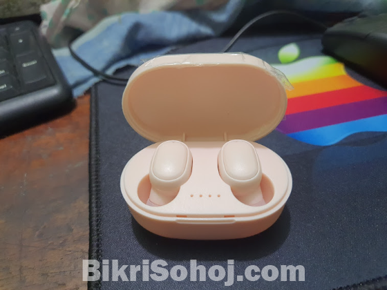 TWS (True Wireless Stereo) Earbuds